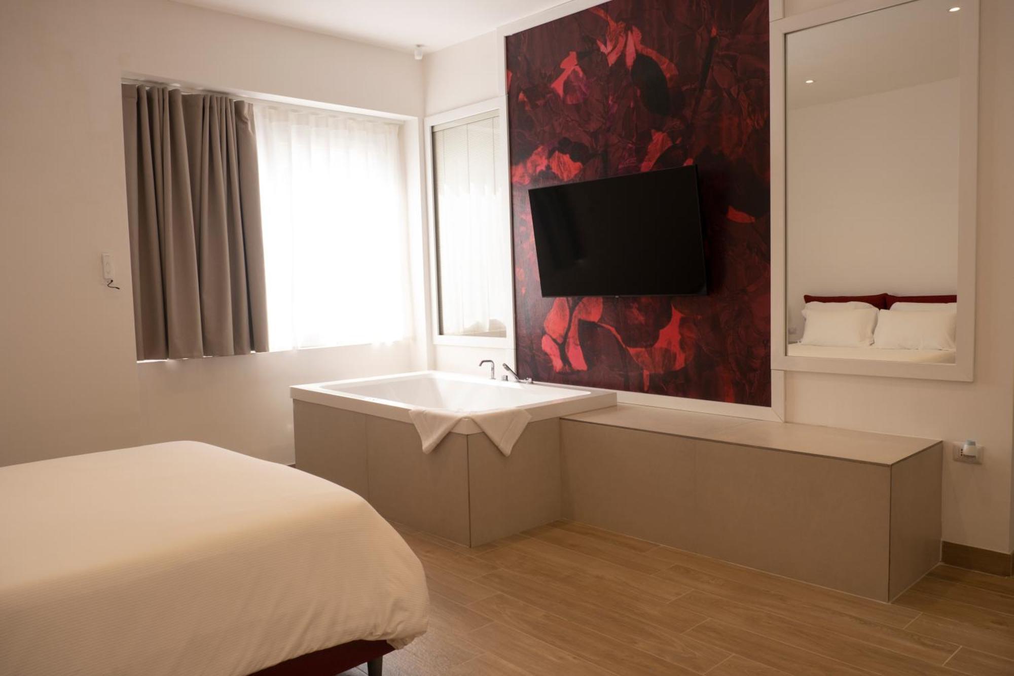 Monumental Luxury Rooms Казерта Екстер'єр фото