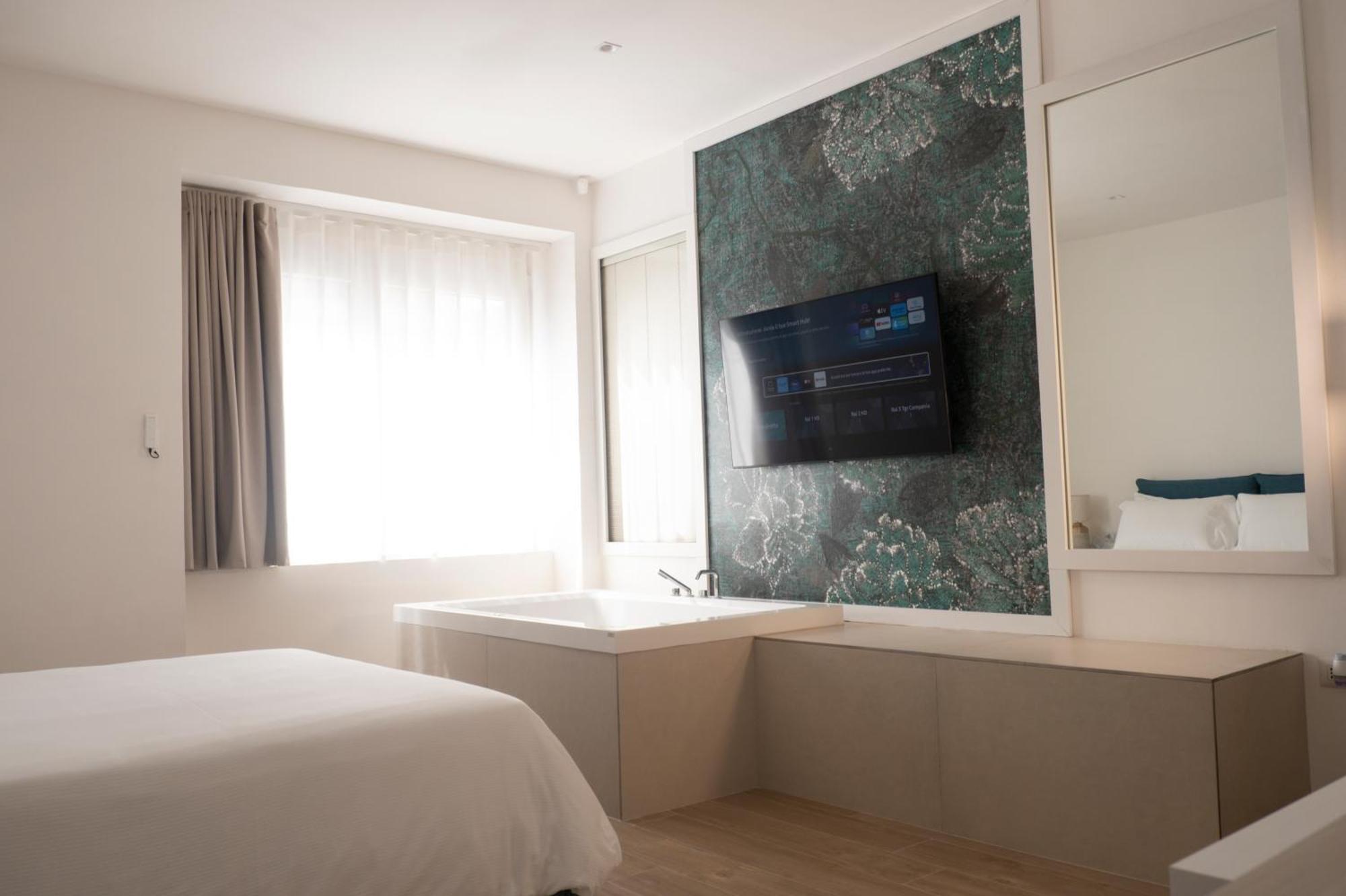 Monumental Luxury Rooms Казерта Екстер'єр фото