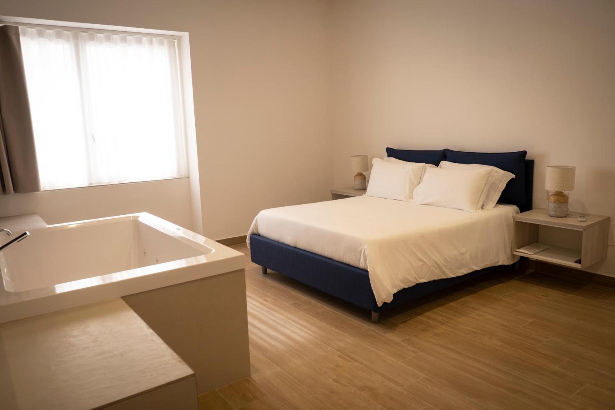 Monumental Luxury Rooms Казерта Екстер'єр фото