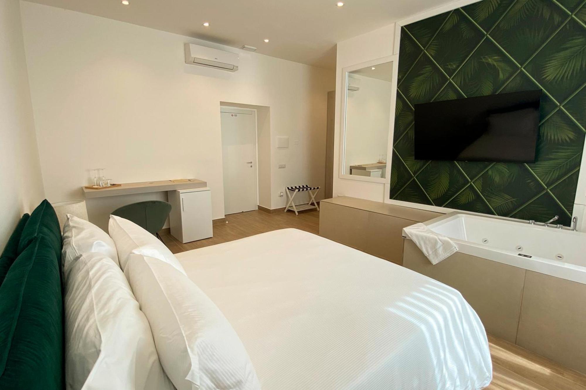 Monumental Luxury Rooms Казерта Екстер'єр фото